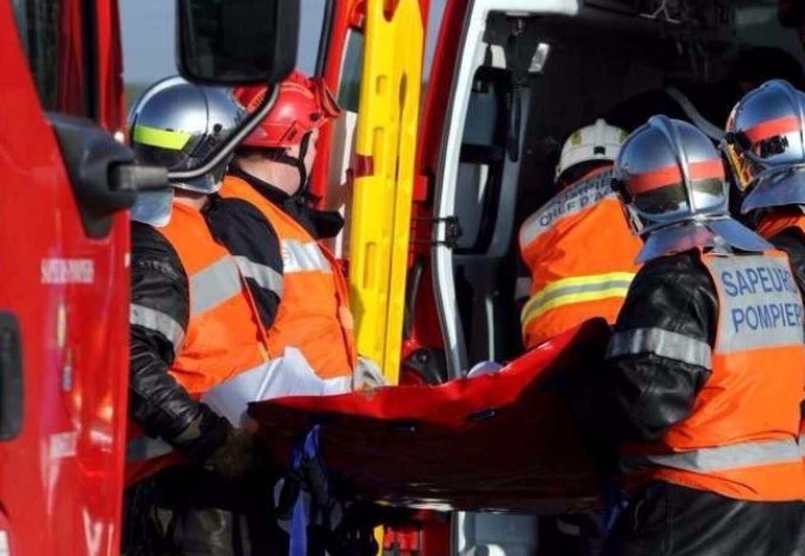 mort_accident_route_décède_meurt_pompier_grave