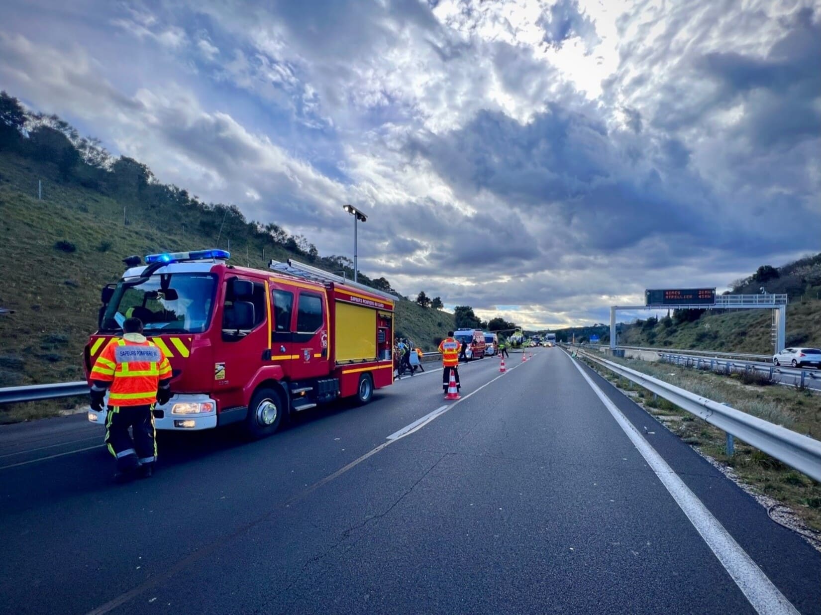 pompiers_accident_circulation_voiture_autoroute_a9_blesses