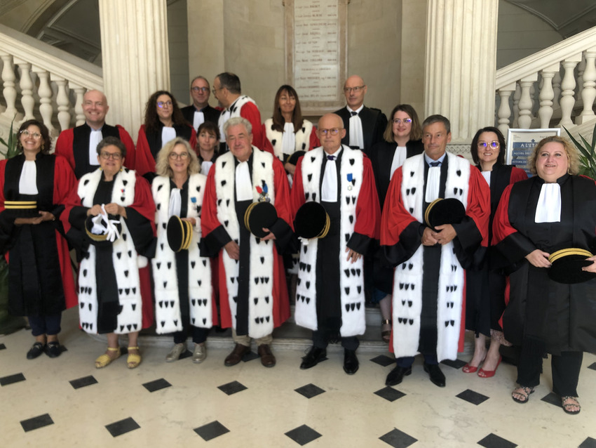 De nouveaux magistrats ont pris leur fonction début septembre à la cour d'appel de Nîmes. Xavier Bonhomme se trouve au centre de la photo. Crédit : GG