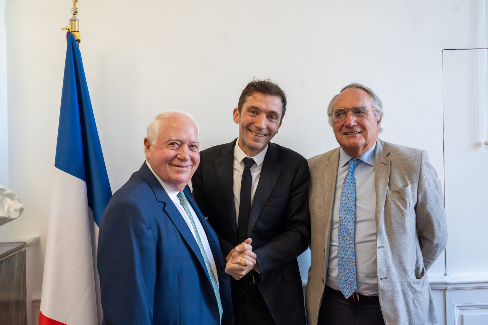 Politique Beaucaire Maire Investissement Réunion Economie Projet Construction Hôtel Gard