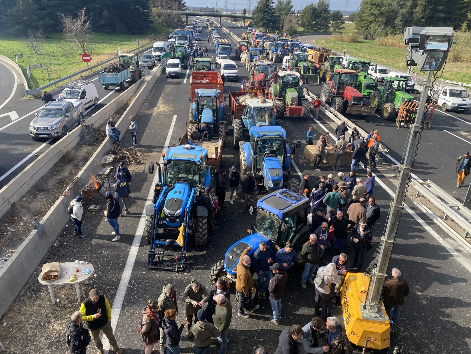 Gard Autoroute A9 Manifestations Agriculteurs Agricultures