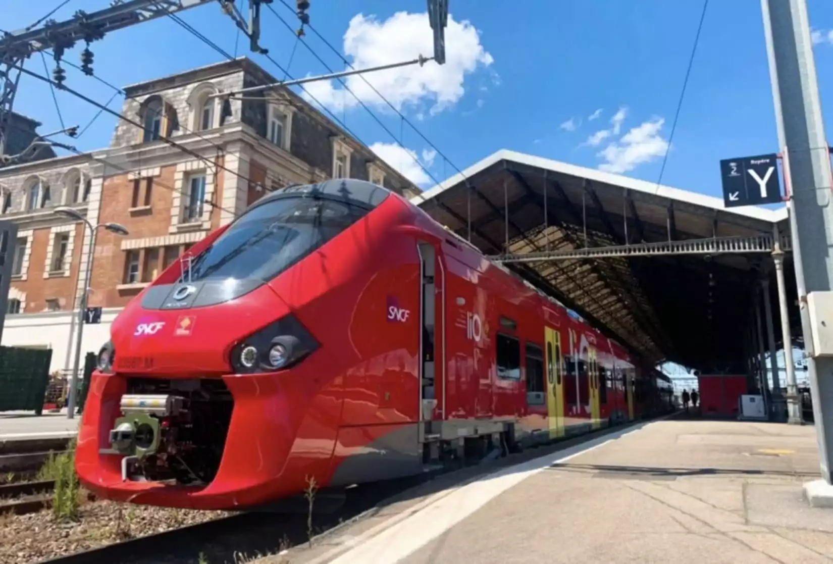 Fait divers accident suicide tragique train ligne ferroviaire circulation coupée trafic bloqué